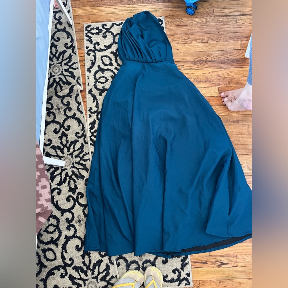 Gown - Picture 5 of 5